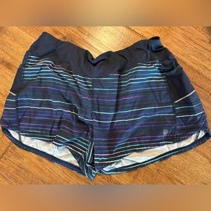 Athleta Athletic Shorts Size: L
